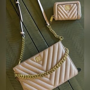 VICTORIA SECRET PURSE & WALLET